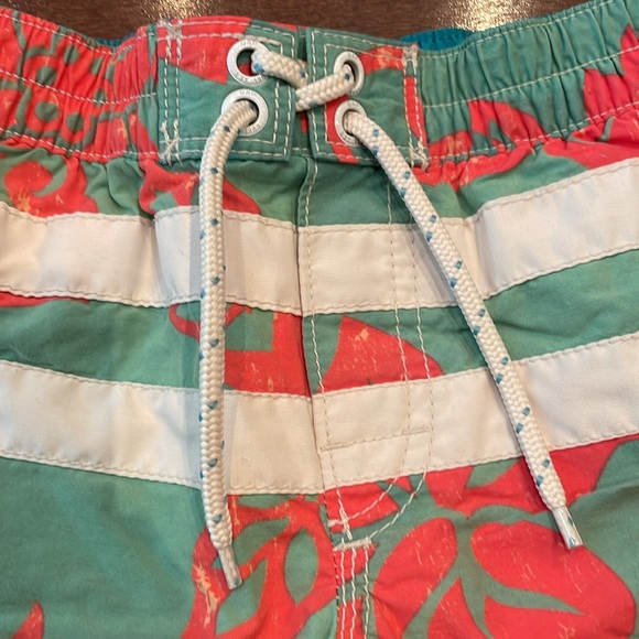 5/$25 Baby Gap Surfing Instructor Floral Swim Shorts - Picture 3 of 6